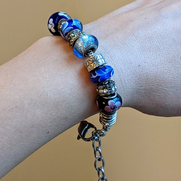 Charms Bracelet blue hues - Picture 2 of 3